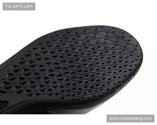 足球鞋CBA硬核性能全解析疾速锁定与场地掌控引领新潮流